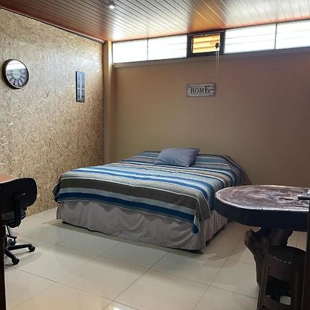Apartamento HuehueLoft1 estacionamiento y wifi Huehuetenango Exterior foto