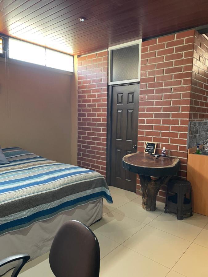 Apartamento HuehueLoft1 estacionamiento y wifi Huehuetenango Exterior foto